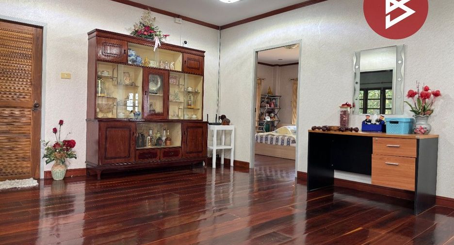 Haus zum Kauf mit 5 Zimmer in Sattahip, Chonburi