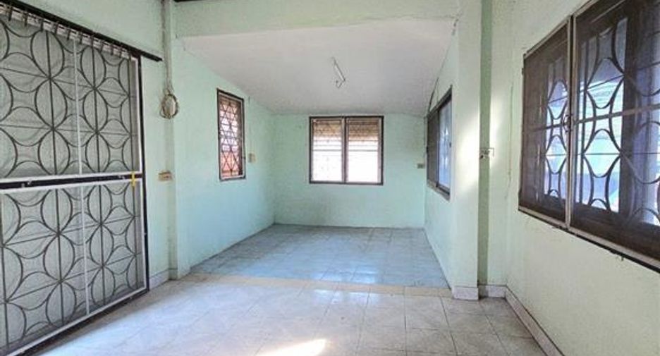 For sale 14 bedrooms retail Space in Thanyaburi, Pathum Thani