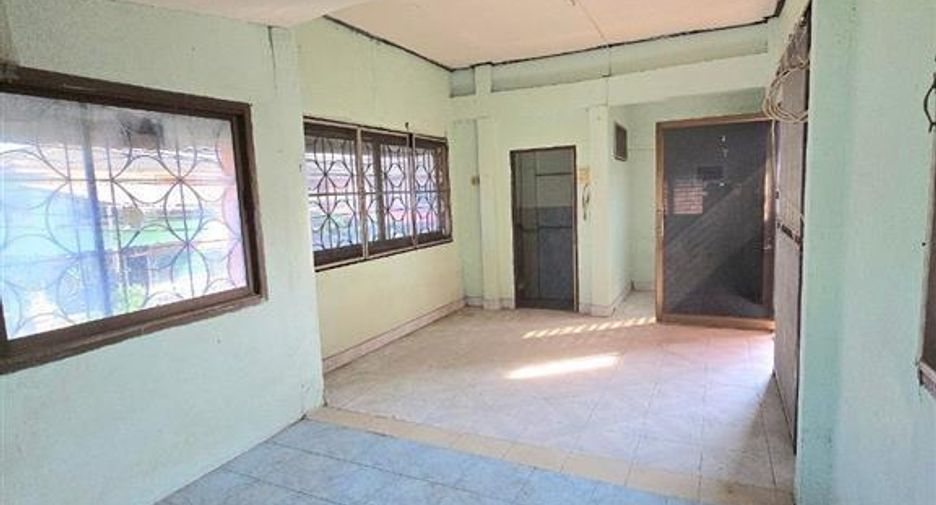 For sale 14 bedrooms retail Space in Thanyaburi, Pathum Thani