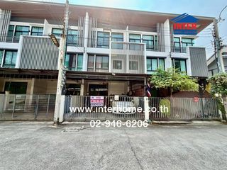 For sale 3 bedrooms townhouse in Chatuchak, Bangkok