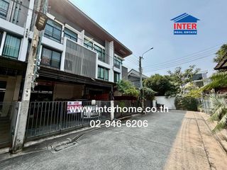 For sale 3 bedrooms townhouse in Chatuchak, Bangkok