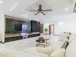 For rent 3 bedrooms condo in Khlong Toei, Bangkok