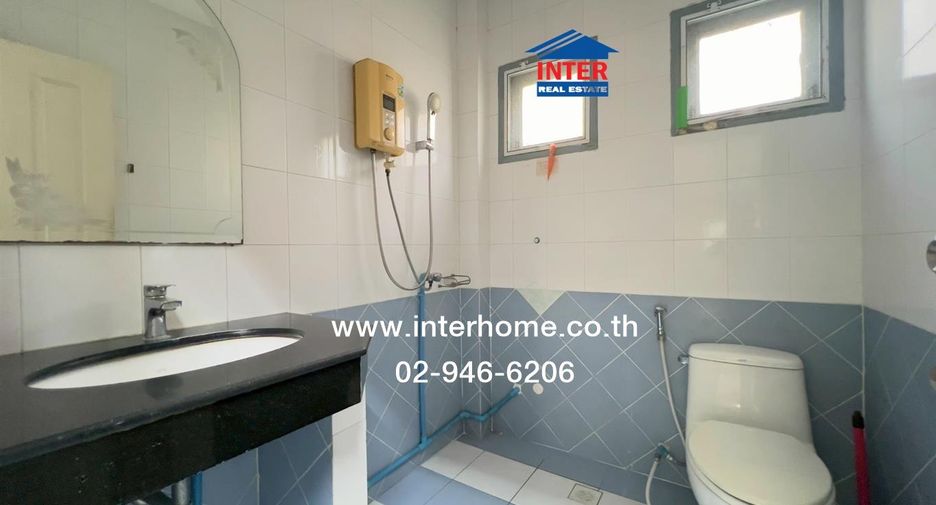 Haus zum Kauf mit 4 Zimmer in Chom Thong, Bangkok