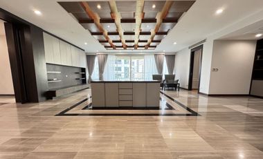 For rent 4 bedrooms condo in Khlong Toei, Bangkok