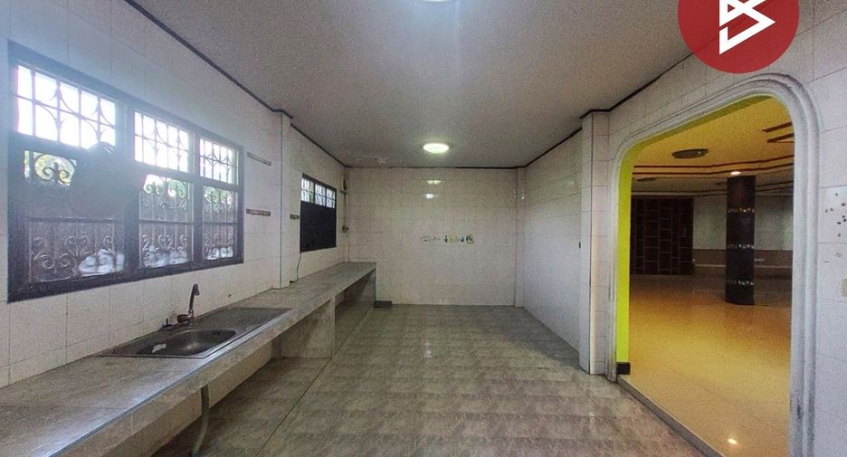 For sale 4 bedrooms townhouse in Lam Luk Ka, Pathum Thani