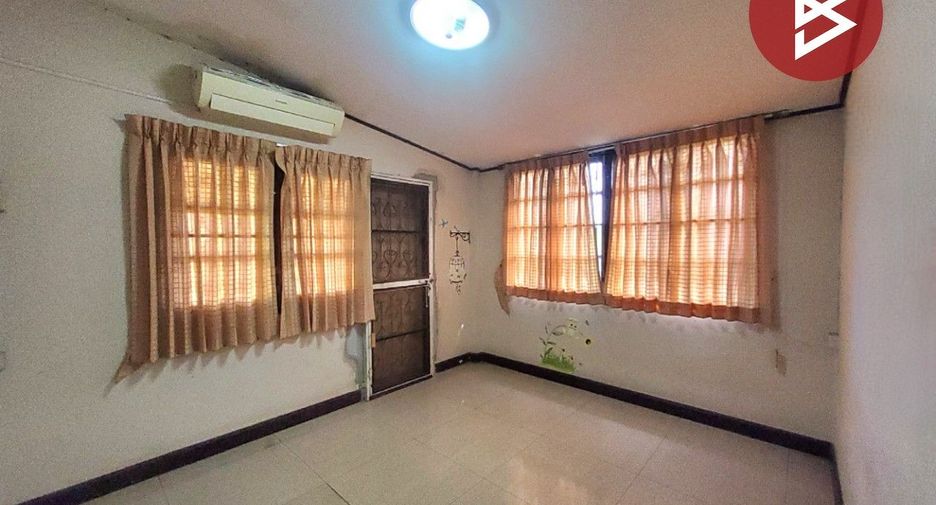 For sale 4 bedrooms townhouse in Lam Luk Ka, Pathum Thani
