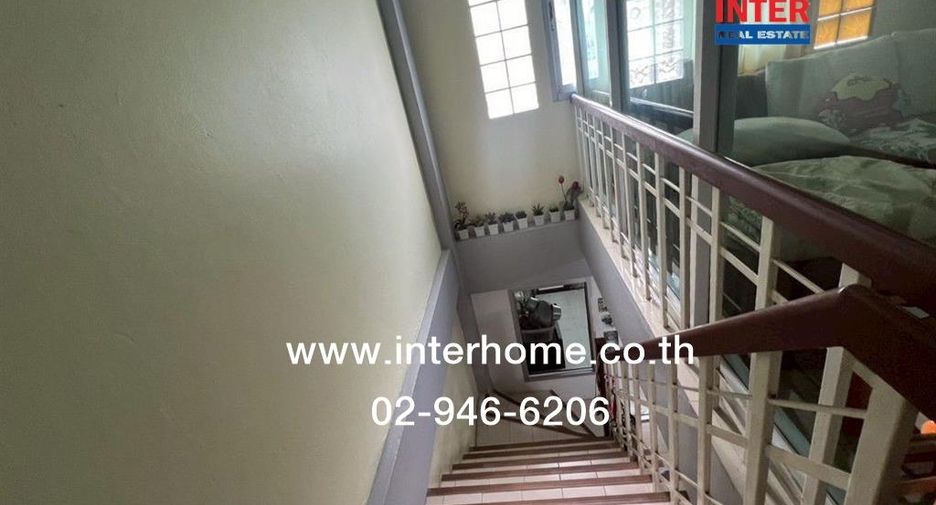For sale 3 bedrooms townhouse in Bang Kapi, Bangkok