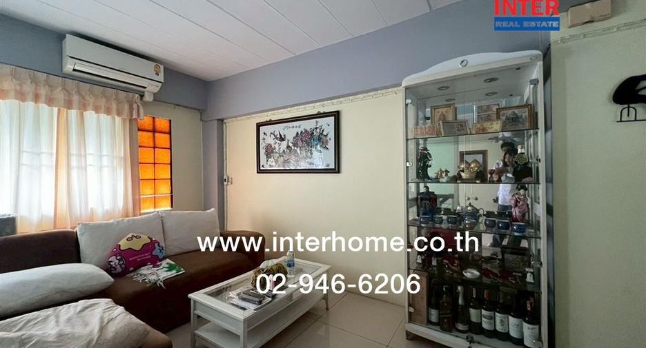 For sale 3 bedrooms townhouse in Bang Kapi, Bangkok