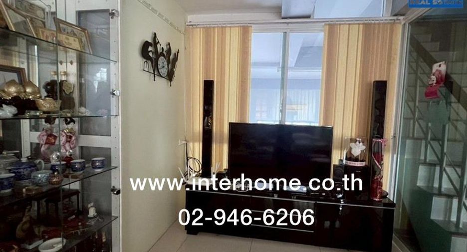 For sale 3 bedrooms townhouse in Bang Kapi, Bangkok