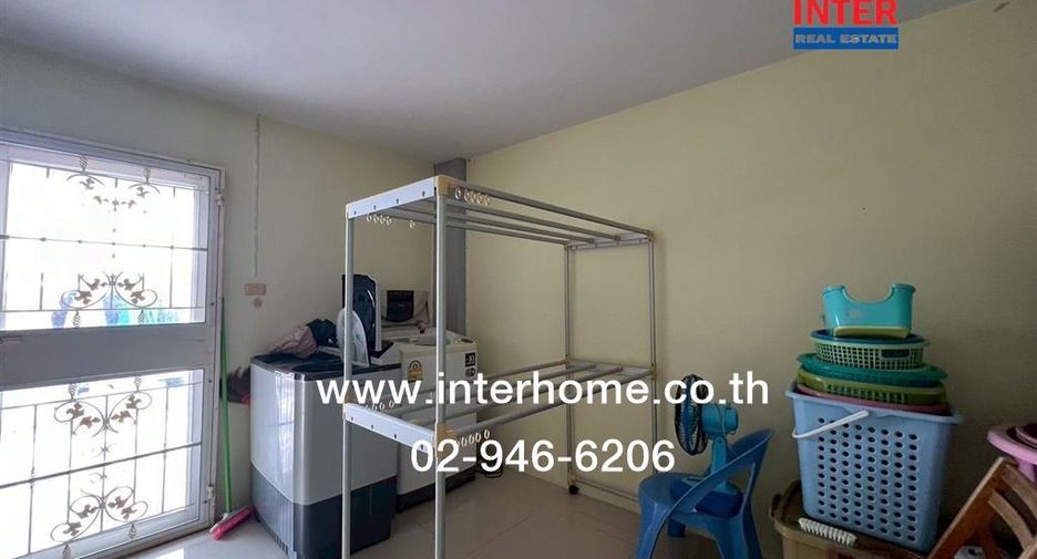 For sale 3 bedrooms townhouse in Bang Kapi, Bangkok