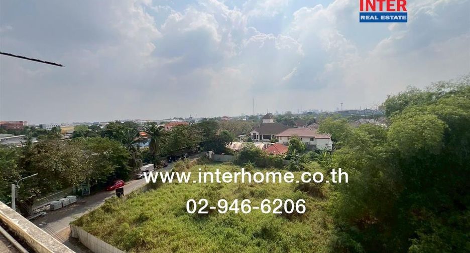 For sale 3 bedrooms townhouse in Bang Kapi, Bangkok