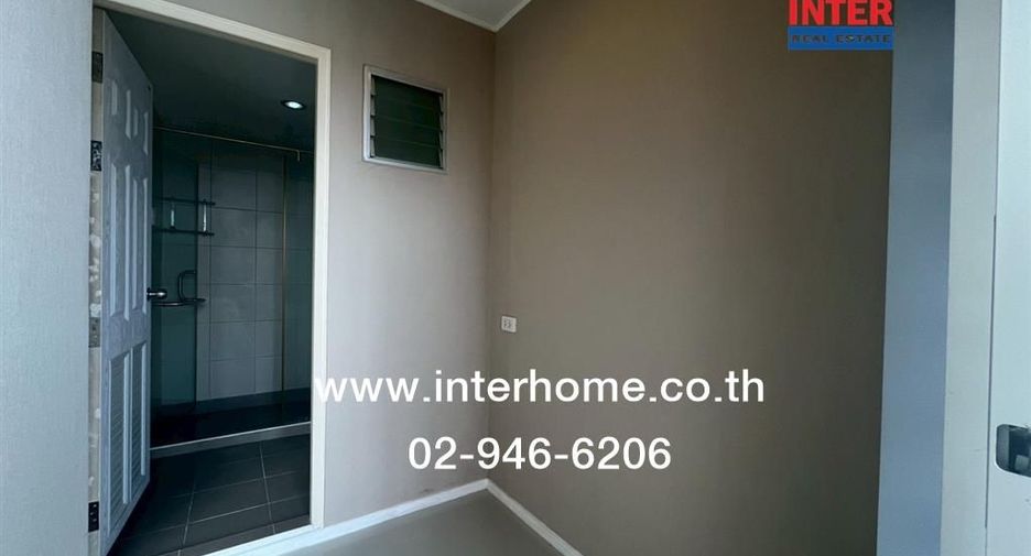 For sale 2 bedrooms condo in Khan Na Yao, Bangkok