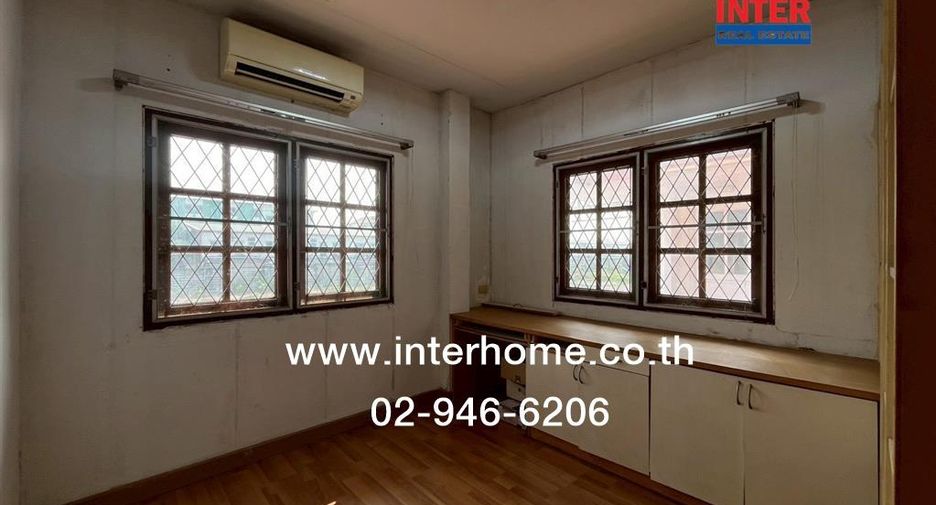 Casa en venta de 4 habitaciones en Don Mueang, Bangkok