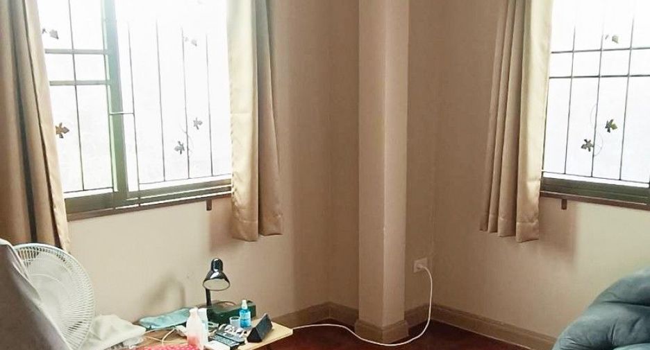 For sale 3 bedrooms house in Khlong Sam Wa, Bangkok