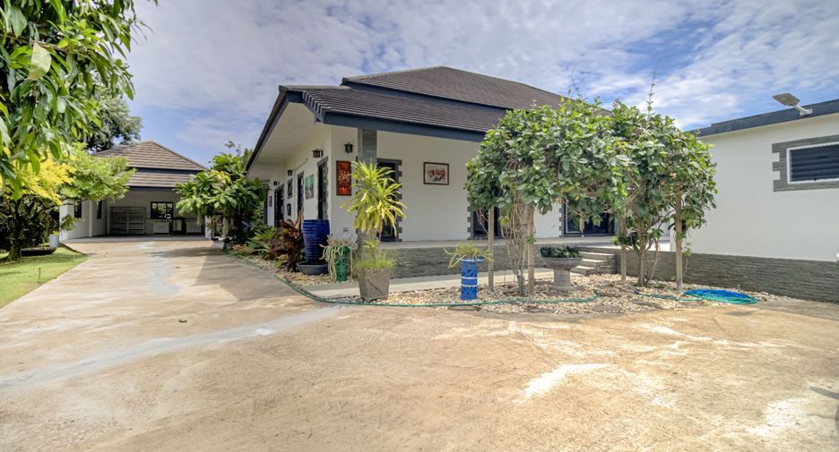 For rent and for sale 3 bedrooms house in Saraphi, Chiang Mai