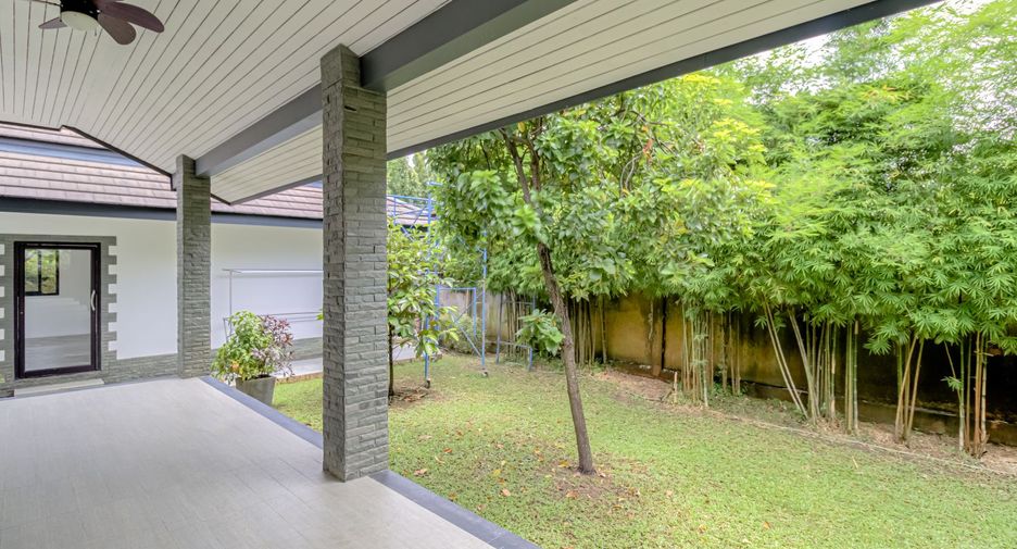 For rent and for sale 3 bedrooms house in Saraphi, Chiang Mai