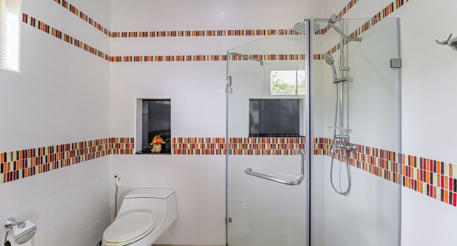For rent and for sale 3 bedrooms house in Saraphi, Chiang Mai