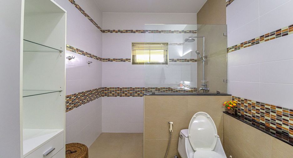 For rent and for sale 3 bedrooms house in Saraphi, Chiang Mai