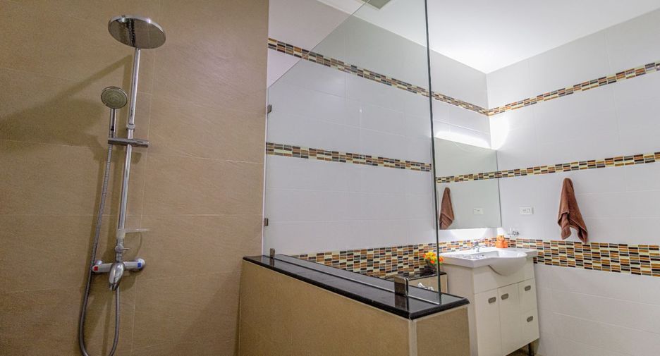 For rent and for sale 3 bedrooms house in Saraphi, Chiang Mai