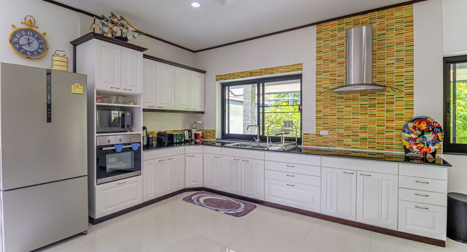 For rent and for sale 3 bedrooms house in Saraphi, Chiang Mai