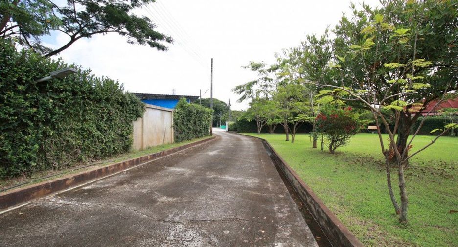 For rent and for sale 3 bedrooms house in Saraphi, Chiang Mai