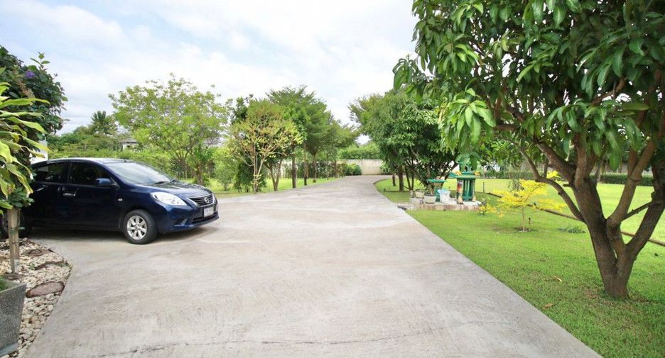 For rent and for sale 3 bedrooms house in Saraphi, Chiang Mai