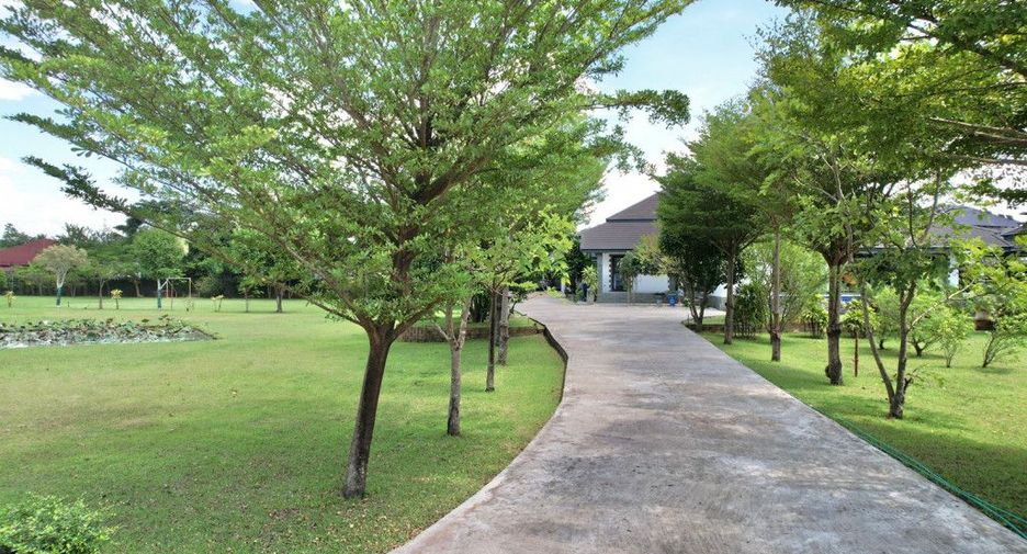 For rent and for sale 3 bedrooms house in Saraphi, Chiang Mai