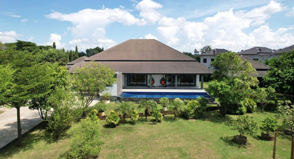 For rent and for sale 3 bedrooms house in Saraphi, Chiang Mai