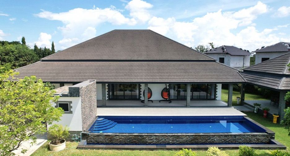 For rent and for sale 3 bedrooms house in Saraphi, Chiang Mai