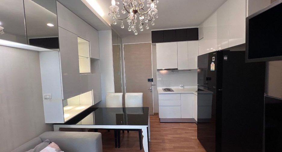 Condo en alquiler de 2 habitaciones en Bang Na, Bangkok