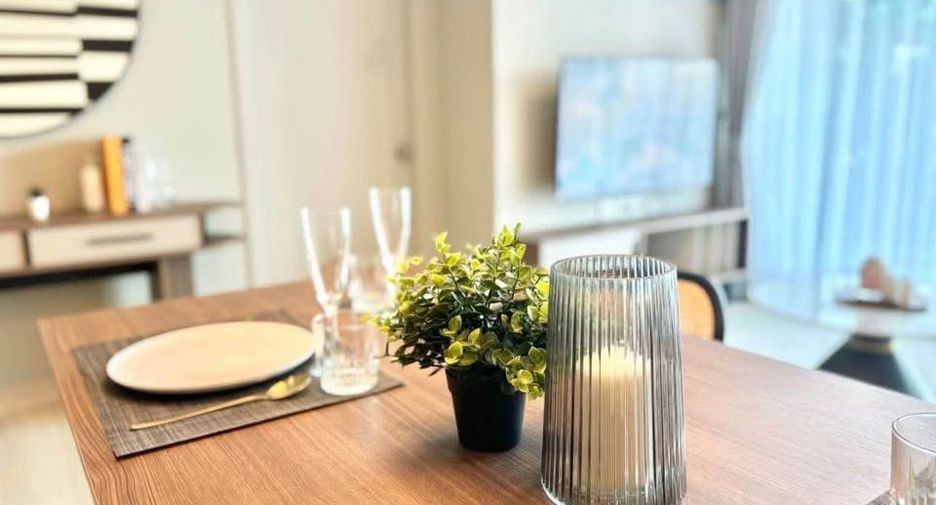 For rent 2 bedrooms condo in Khlong Toei, Bangkok