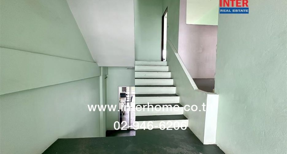 Reihenhaus zum Kauf mit 24 Zimmer in Huai Khwang, Bangkok