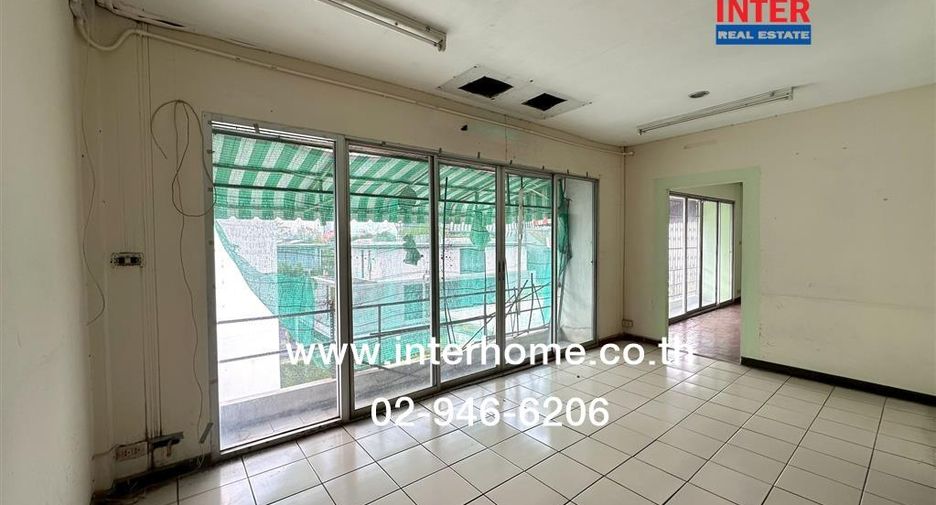 Reihenhaus zum Kauf mit 24 Zimmer in Huai Khwang, Bangkok
