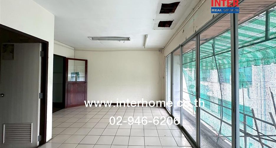 Reihenhaus zum Kauf mit 24 Zimmer in Huai Khwang, Bangkok