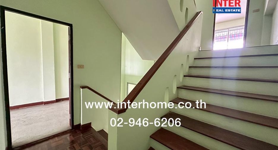 Reihenhaus zum Kauf mit 24 Zimmer in Huai Khwang, Bangkok