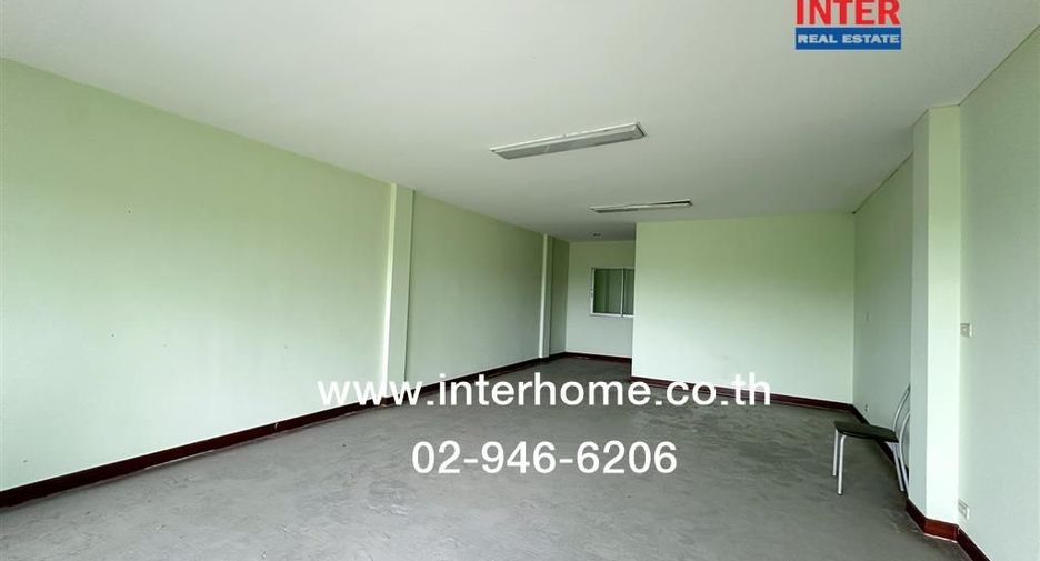 Reihenhaus zum Kauf mit 24 Zimmer in Huai Khwang, Bangkok