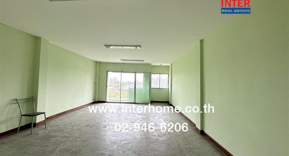 Reihenhaus zum Kauf mit 24 Zimmer in Huai Khwang, Bangkok