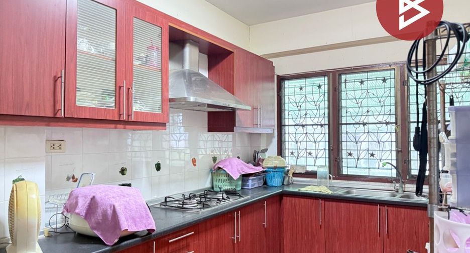 For sale 4 bedrooms house in Mueang Samut Prakan, Samut Prakan