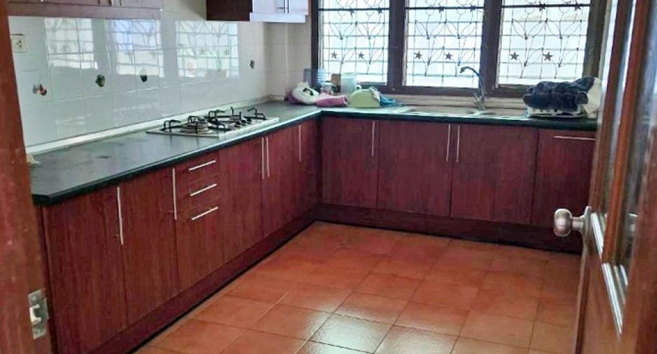 For sale 4 bedrooms house in Mueang Samut Prakan, Samut Prakan