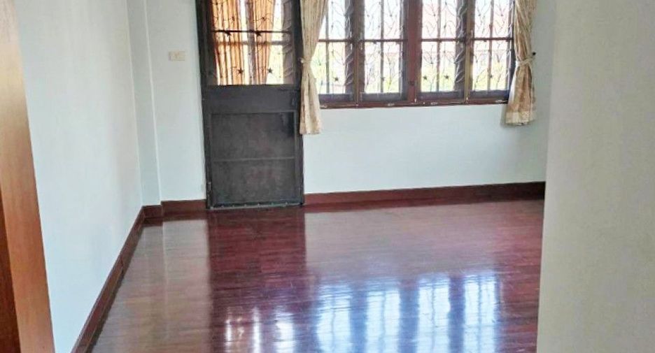 For sale 4 bedrooms house in Mueang Samut Prakan, Samut Prakan