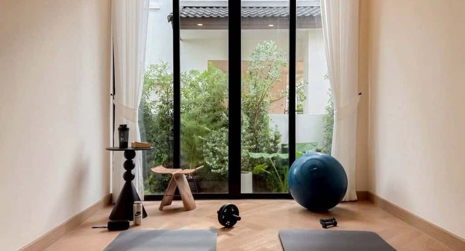 For rent 4 bedrooms house in Mueang Chiang Mai, Chiang Mai