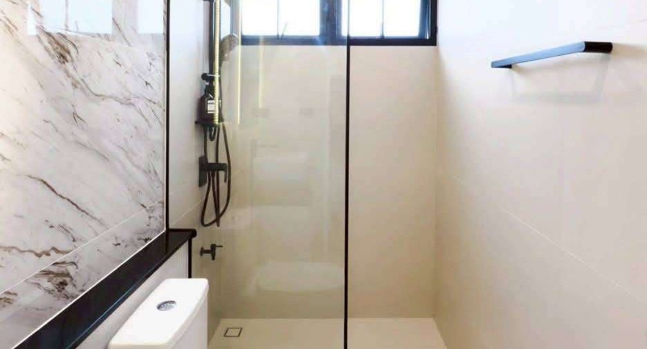 For rent 4 bedrooms house in Mueang Chiang Mai, Chiang Mai