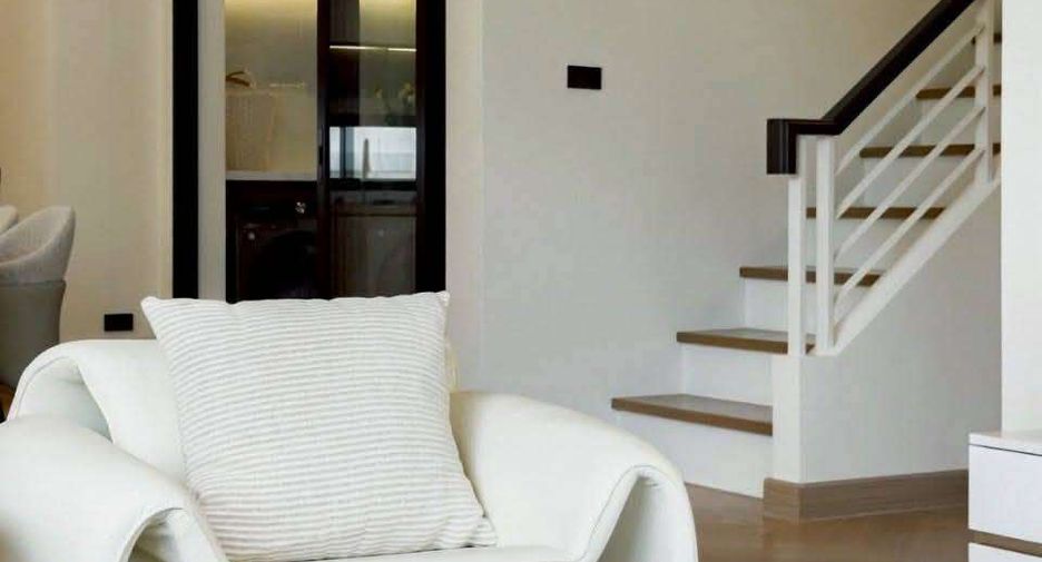 For rent 4 bedrooms house in Mueang Chiang Mai, Chiang Mai