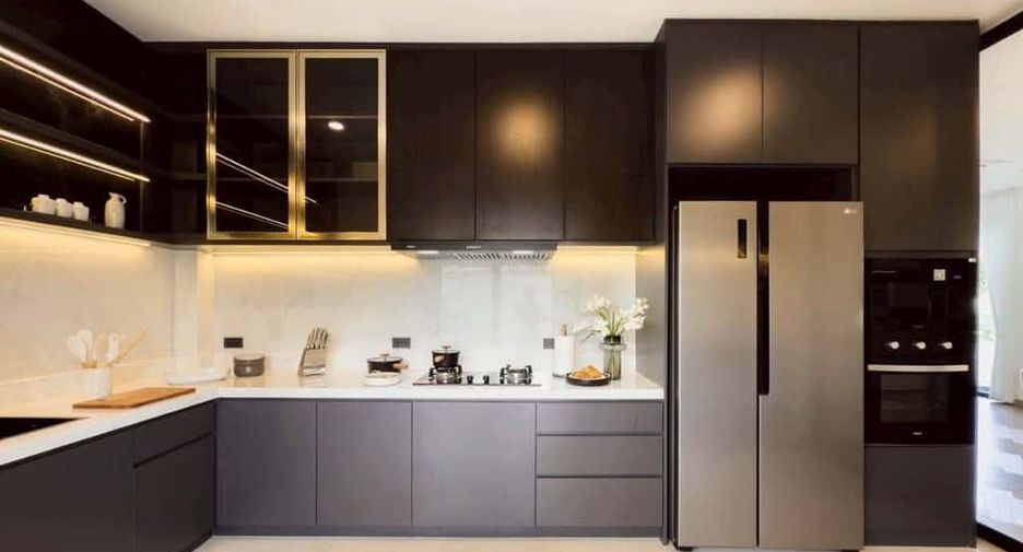 For rent 4 bedrooms house in Mueang Chiang Mai, Chiang Mai