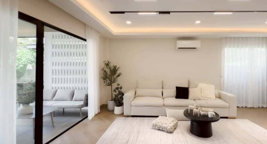 For rent 4 bedrooms house in Mueang Chiang Mai, Chiang Mai