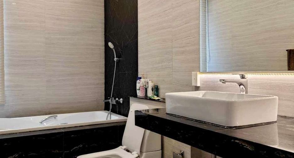 For rent and for sale 4 bedrooms house in San Kamphaeng, Chiang Mai