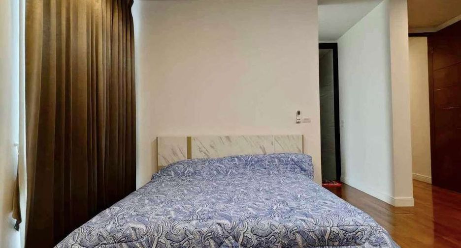 For rent and for sale 4 bedrooms house in San Kamphaeng, Chiang Mai