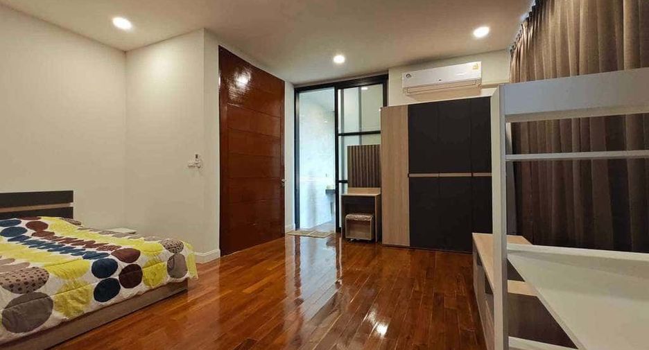 For rent and for sale 4 bedrooms house in San Kamphaeng, Chiang Mai