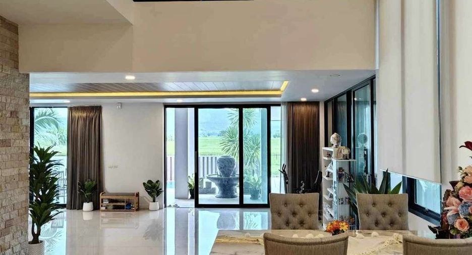 For rent and for sale 4 bedrooms house in San Kamphaeng, Chiang Mai
