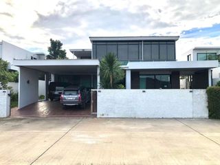 Haus zur Miete und zum Kauf mit 4 Zimmer in San Kamphaeng, Chiang Mai